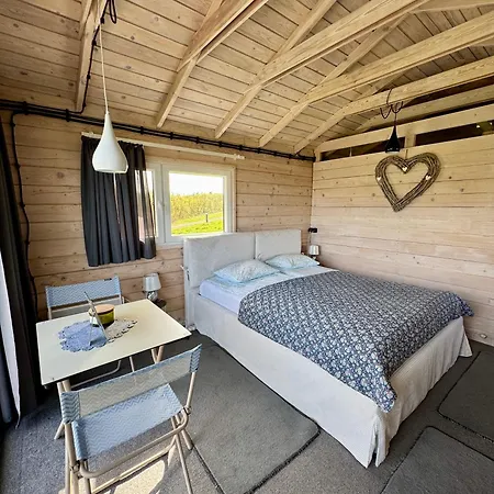 Szarejkowy Glamp Szarejki